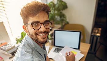 Man using a laptop computer